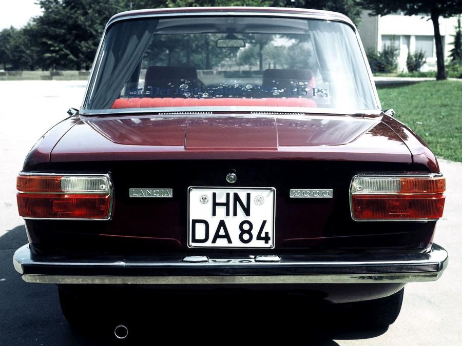  Lancia 2000 Berlina 1971 года  (фото 7 из 7)